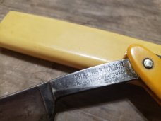 RARE FIND! W.R. Case & Sons Straight Razor - Unique Carrying Case - Vintage - "The Case Razor"