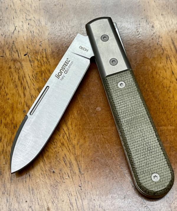LionSTEEL Roundhead Barlow with Olive Green Micarta Handles and M390 Spearpoint Blade LionSTEEL Roundhead Barlow with Olive Green Micarta Handles and M390 Spearpoint Blade