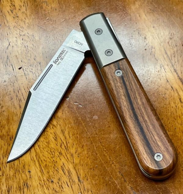 LionSTEEL Shuffler Barlow with Santos Wood Handles and M390 Clip Point Blade. LionSTEEL Shuffler Barlow with Santos Wood Handles and M390 Clip Point Blade.