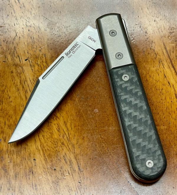 LionSTEEL Shuffler Barlow with Olive Green Micarta Handles and M390 Clip Point Blade. 