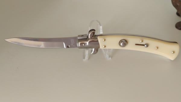 AKC WORLD AUTOMATIC AKC WORLD AUTOMATIC