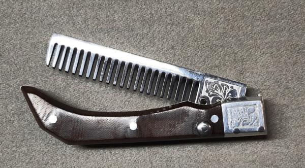 Nice Heavy Duty Switchblade Comb 8 3/4"