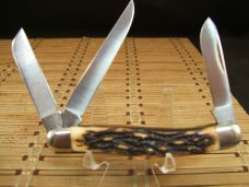 SCHRADE UNCLE HENRY KNIFE LOT OF TWO VINT. KNIVES MADE IN U.S.A. BOTH STOCKMAN 897UH & 834UH UNUSED