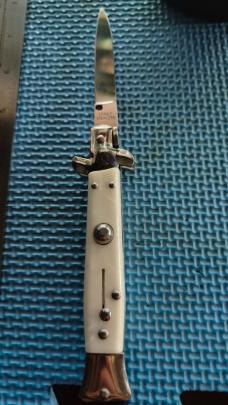 Broken switchblade