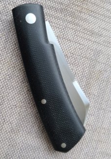 Rare Birdvis Hitchcock, 1 of 3 madr 4" closed..Cpm154..Box,slip& coa...Black Micarta..Safe Queen 
