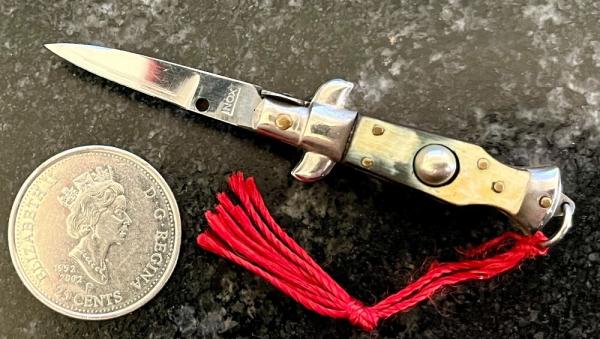 Rare Horn Miniature Switchblade Knife, Underlined INOX Mark, Older Style From Italy Rare Horn Miniature Switchblade Knife, Underlined INOX Mark, Older Style From Italy