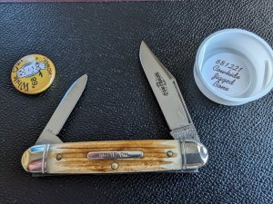 GEC 68 White Owl - Cowhide Jigged Bone