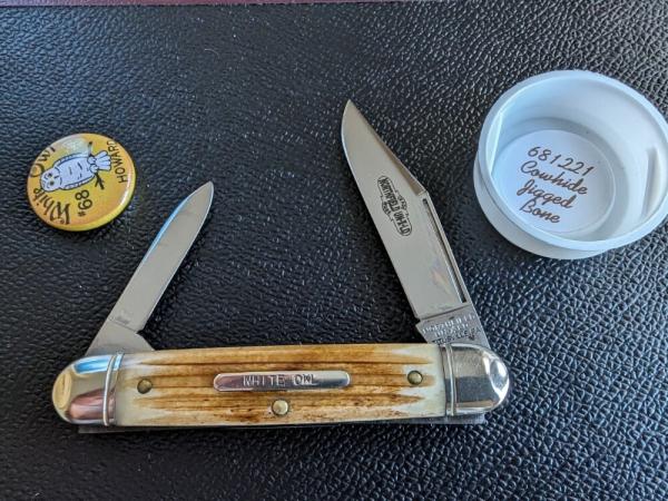 GEC 68 White Owl - Cowhide Jigged Bone 
