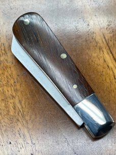 A. Wright & Son, Traditional Barlow pocket knife with Lambsfoot blade and Rosewood Handles