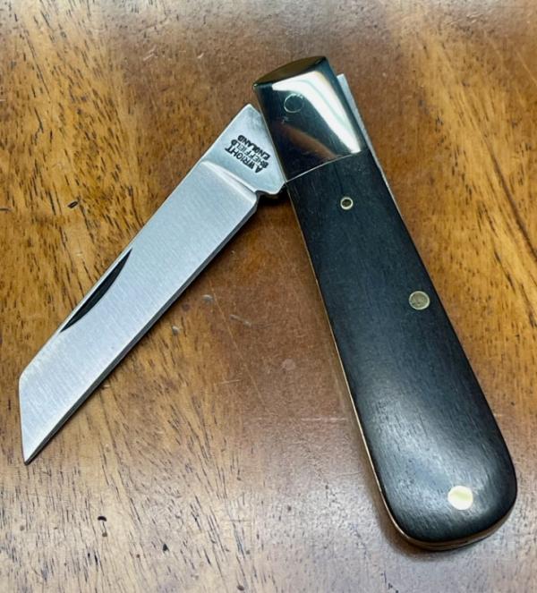 A. Wright & Son, Traditional Barlow pocket knife with Lambsfoot blade and Ebony Handles A. Wright & Son, Traditional Barlow pocket knife with Lambsfoot blade and Ebony Handles