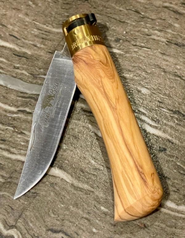 Antonini "Old Bear" Olive wood Outdoor Knife with Clip Point Blade and Brass locking ring (L) Antonini "Old Bear" Olive wood Outdoor Knife with Clip Point Blade and Brass locking ring (L)