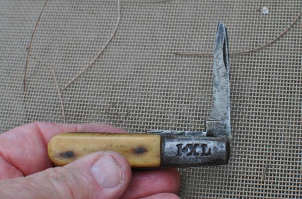 IXL Smooth Bone All Iron Hardware 3 3/8" Closed Itty Bitty Blade Great Snap Ditto  Master Sits Deep