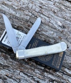 CASE XX ** SFO 2024 GATOR ST. PATRICK'S DAY SMOOTH BONE TRAPPER only 60 MADE