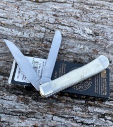 CASE XX ** SFO 2024 GATOR ST. PATRICK'S DAY SMOOTH BONE TRAPPER only 60 MADE