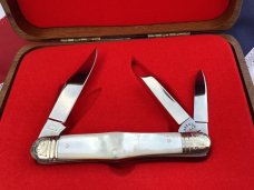 Robeson (by Queen) “Crown Jewel” Balloon Whittler w/ Fiery Mother of Pearl Handles -NOS & MINT