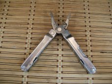 LEATHERMAN REBAR SILVER MULTI -TOOL USA VERY NICE USED CONDITION W/17 TOTAL TOOLS AND LEATHER SHEATH