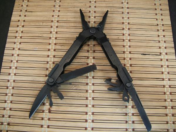 GERBER MULTIPLIER BLACK OXIDE NONE-REFLECTIVE STAINLESS STEEL MULTI-TOOL M600 USA W/15 TOOLS UNUSED