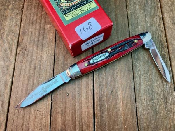 Robeson Mastercraft by Queen Sleeveboard Pen Red Carved Stag Bone 1 of 200 Robeson Mastercraft by Queen Sleeveboard Pen Red Carved Stag Bone 1 of 200