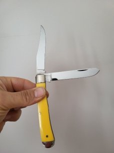 Rare Queen Steel Trapper #19A, Made in USA, Yellow Composite Handles, Q81
