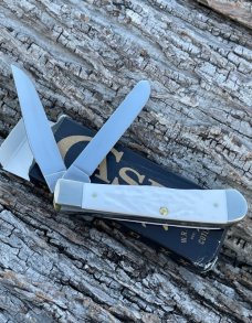 CASE XX ** 2024 ROUGH WHITE SYNTHETIC FLAG SHIELD TRAPPER
