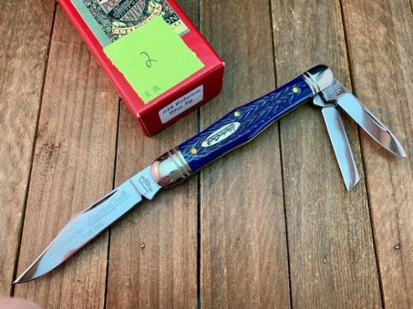 Robeson Mastercraft by Queen Fiddleback Whittler Italian Deep Blue Jigged Bone 1 of 200 Robeson Mastercraft by Queen Fiddleback Whittler Italian Deep Blue Jigged Bone 1 of 200