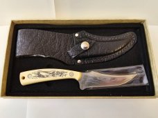 Vintage Schrade USA 1976 Scrimshaw Sharpfinger 152SC Knife w/ Original Box/Papers - MINT Untouched