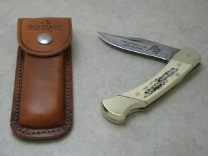 Schrade + USA SC507 Scrimshaw Checkered Flag Collection Lockback Knife & Pouch
