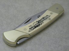 Schrade + USA SC507 Scrimshaw Checkered Flag Collection Lockback Knife & Pouch