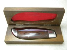 Case XX USA 10 Dot (1980) Wood P172 Buffalo Clasp Knife in Box