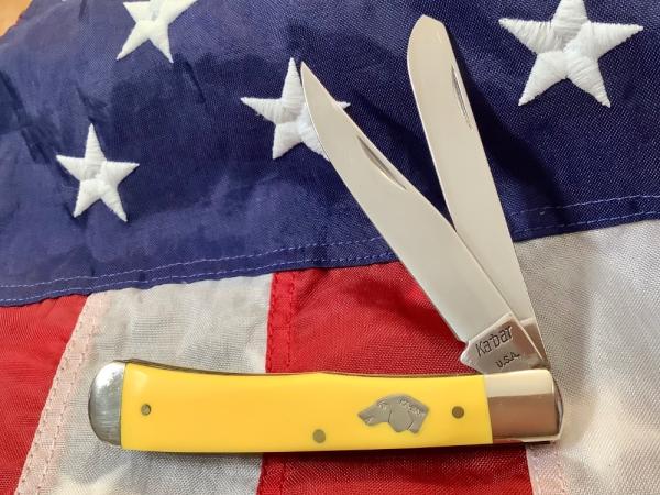 Vintage Ka-Bar ka bar Trapper Knife w/ Yellow Derlin Handles +Dog Head Shield -NOS