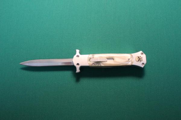 OTF Automatic Knife with double edged blade 