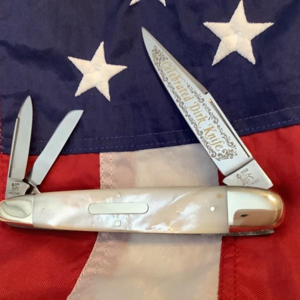 1999 Bulldog Celebrated Dirk Whittler w/ Fiery Mother of Pearl Handles -NM