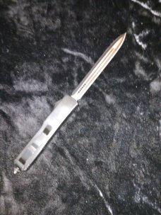 VENUM  OTF. KNIFE