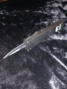 VENUM  OTF. KNIFE