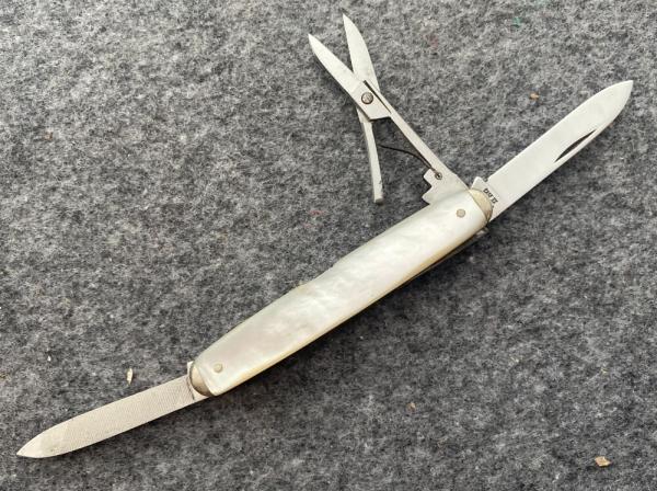 Case 8364S Pearl Pen Knife 8 Dot 1972 Case 8364S Pearl Pen Knife 8 Dot 1972