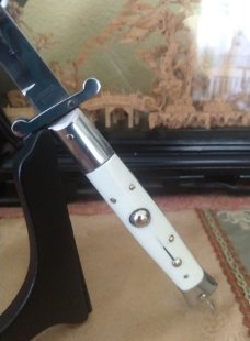 9 Inch White Rizzuto