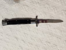 Kriss blade swingguard lockback