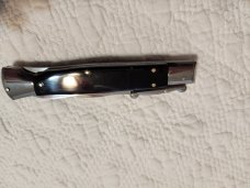 Kriss blade swingguard lockback
