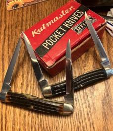 2 UTICA U.S.A. MUSKRATS IN ORIGINAL BOX