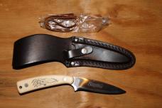 Schrade Scrimshaw Fixed Blade Knife #501 / Deer Head