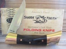 Case Shark Tooth Lockback  Like New In Box  1982