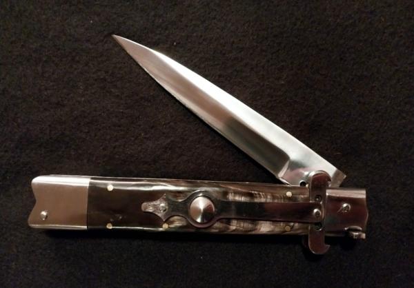 12" Picklock Switchblade with Buffalo horn handles. 12" Picklock Switchblade with Buffalo horn handles.