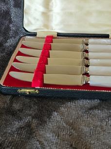 Set of Six Vintage Allen & West Mother of Pearl Knives in Original Box - Sheffield, England