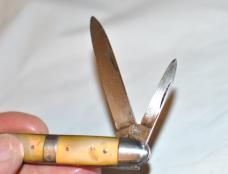 100 Plus Year Old German 2 Blade Pearl Handles Steel Edge Cutlery Co. Tight Gator Snap Both Blades