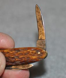 Holley Mfg. Co. 2 1/4" Closed 2 Blade Jigged Bone Used Tight No Wobble Brass liners Nickel Pins 