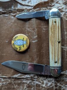GEC 68 White Owl - Cowhide Jigged Bone. 