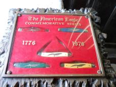 SCHRADE AMERICAN EAGLE KNIFE DISPLAY 1776-1976 VINTAGE
