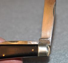 R.J. Richter Solingen Germany 2 Blade Black Composite 4" Closed Brass Liners Pins Nickel Bolsters