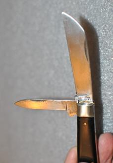 R.J. Richter Solingen Germany 2 Blade Black Composite 4" Closed Brass Liners Pins Nickel Bolsters