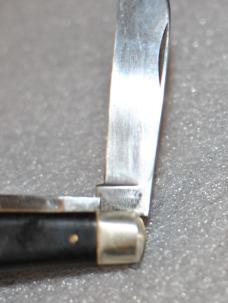 R.J. Richter Solingen Germany 2 Blade Black Composite 4" Closed Brass Liners Pins Nickel Bolsters